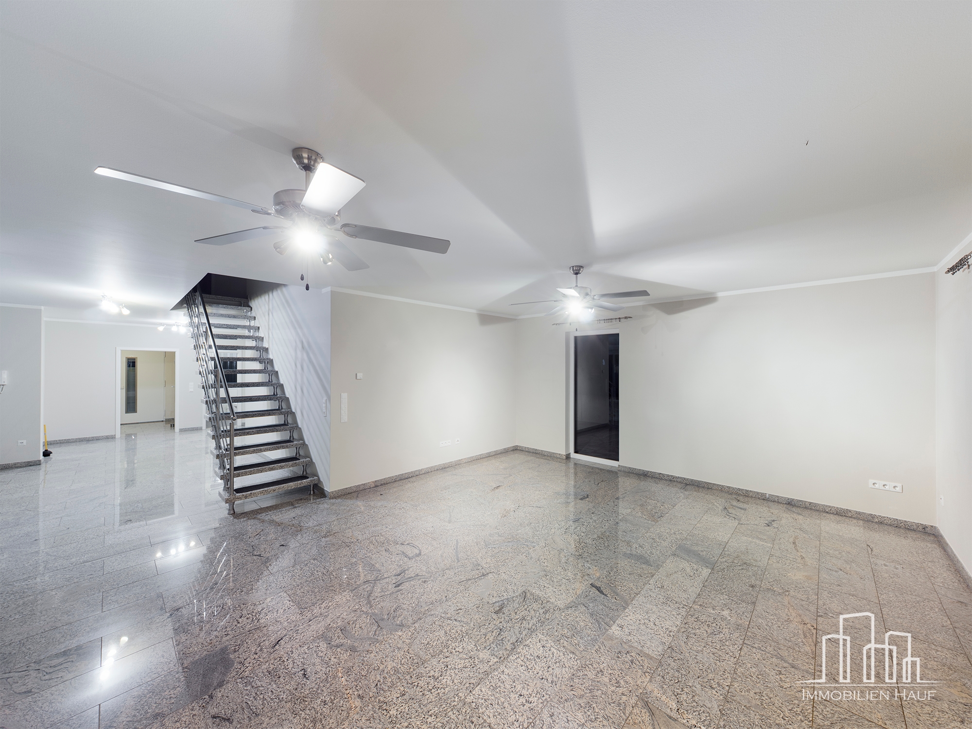 Spacious Freestanding Home in Weilerbach – Available Now! – 4/7