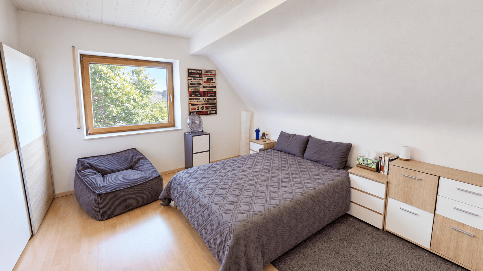 2023 saniert, 2.300 € Kaltmiete plus Baugrundstück – 12/26