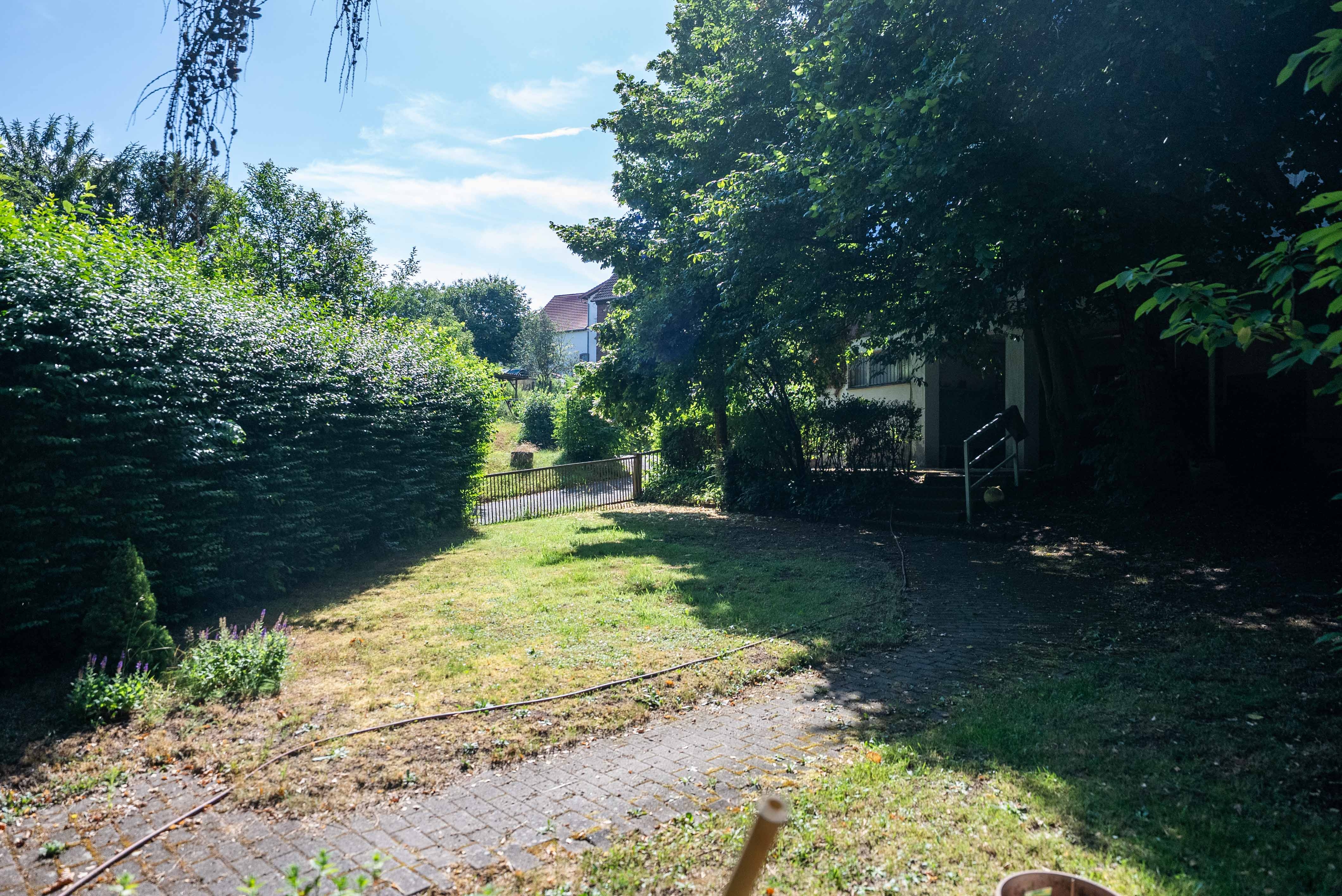 Renoviertes Wohn- und Geschäftshaus auf 1.506 m² Parkgrundstück – 4 Einheiten + Ausbaureserve – 25/26