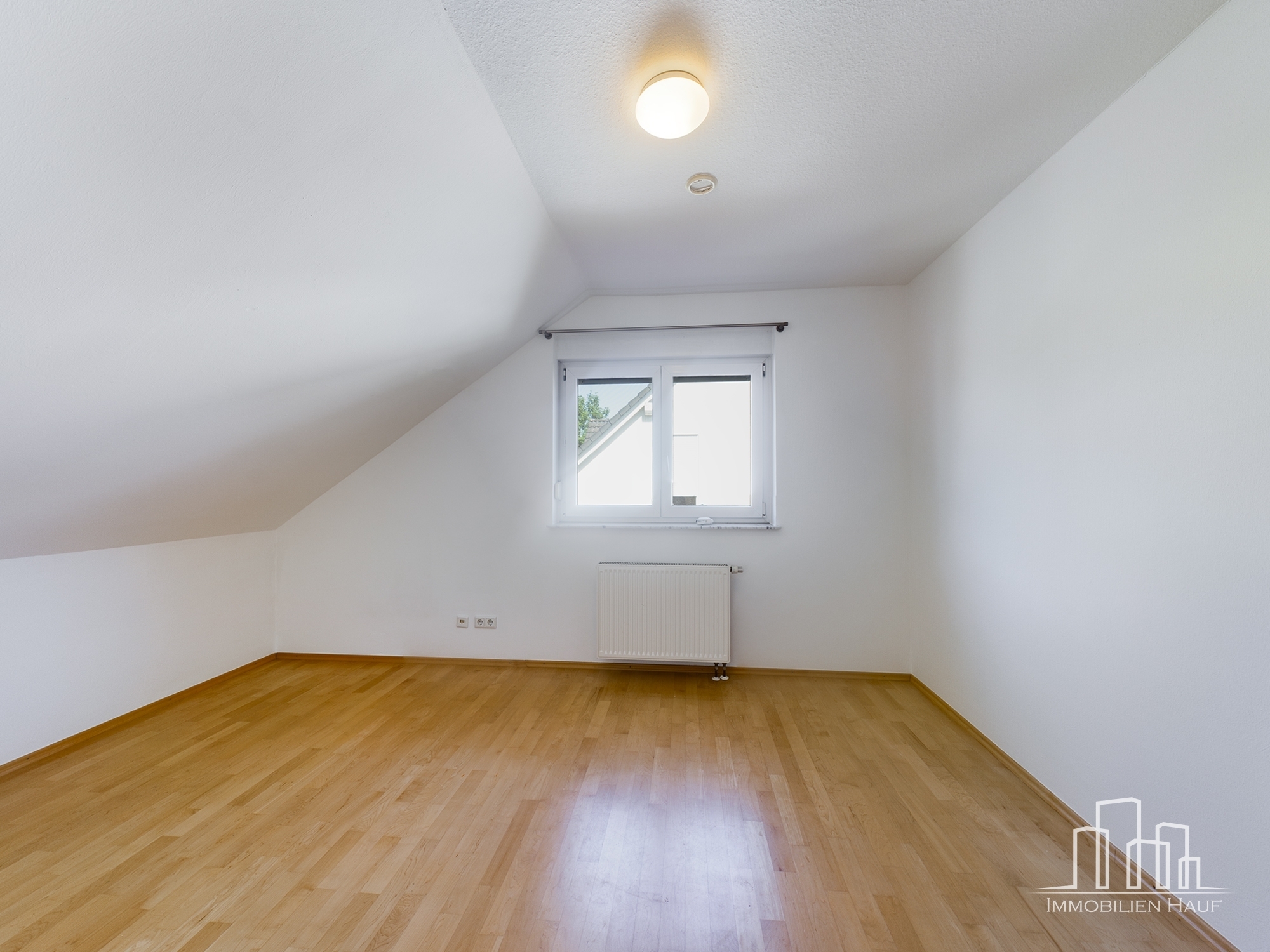 Spacious 3-Bedroom Duplex with Garden & Garage | Ramstein-Miesenbach – 8/13