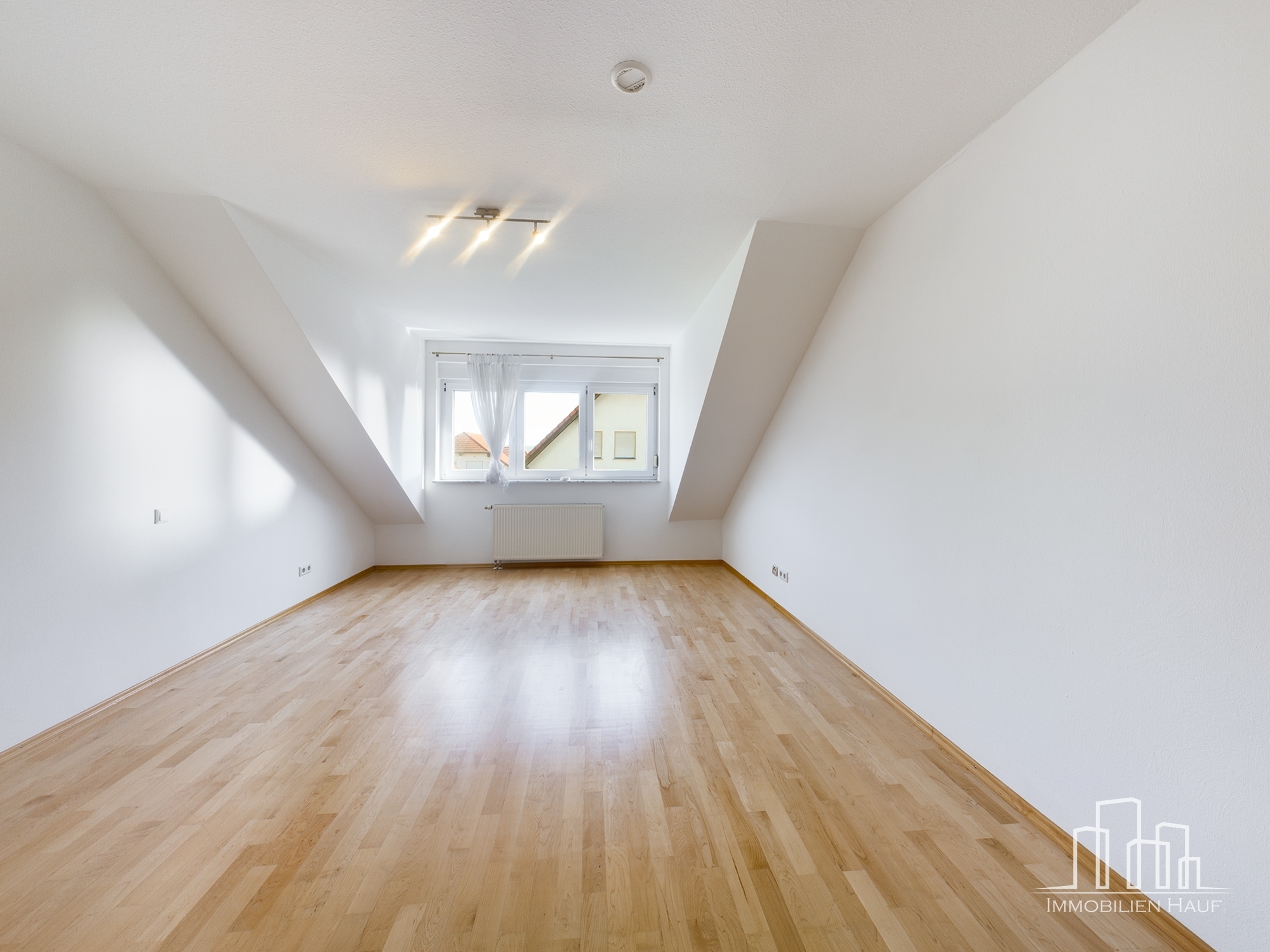 Spacious 3-Bedroom Duplex with Garden & Garage | Ramstein-Miesenbach – 5/13