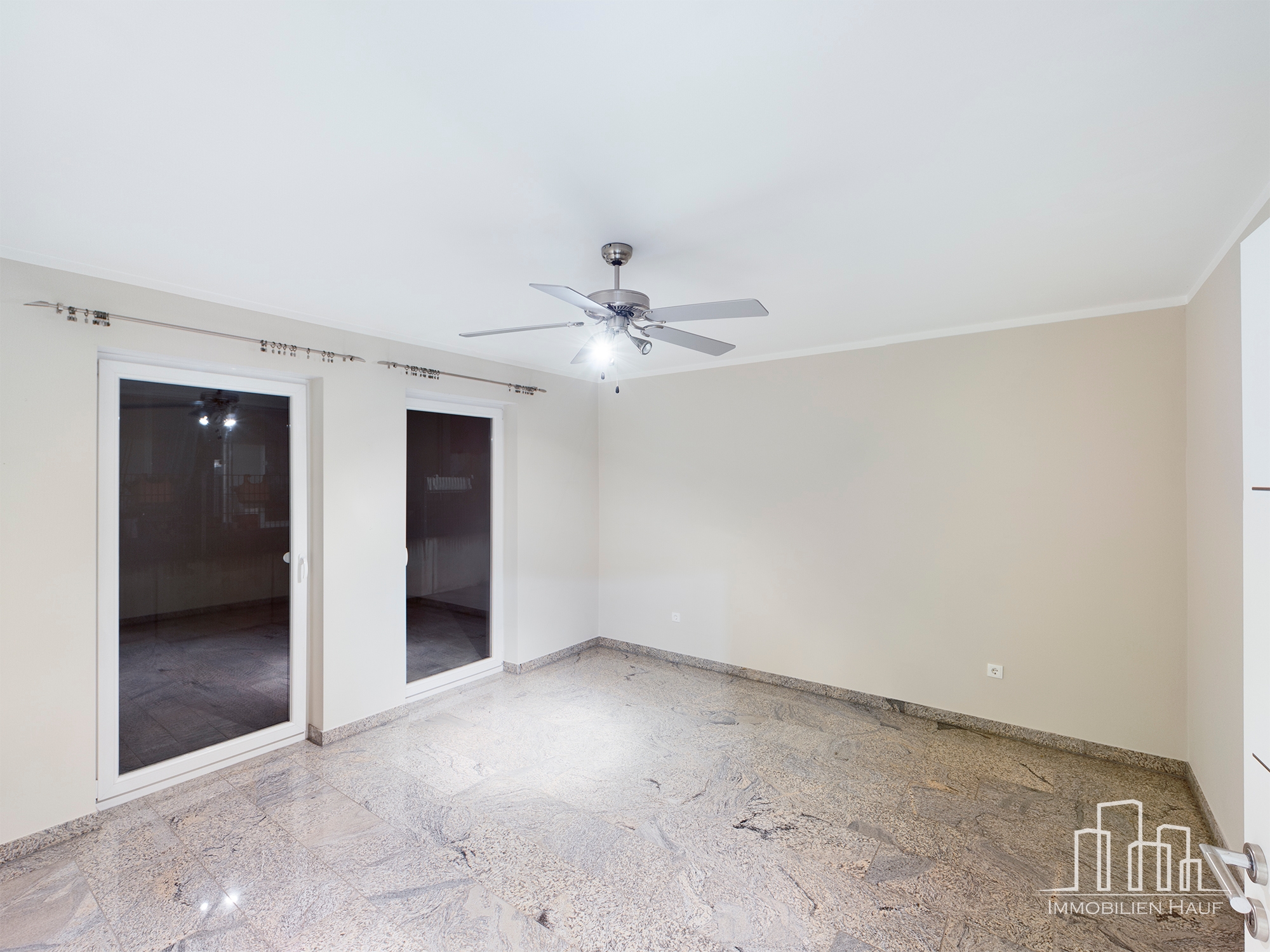 Spacious Freestanding Home in Weilerbach – Available Now! – 3/7