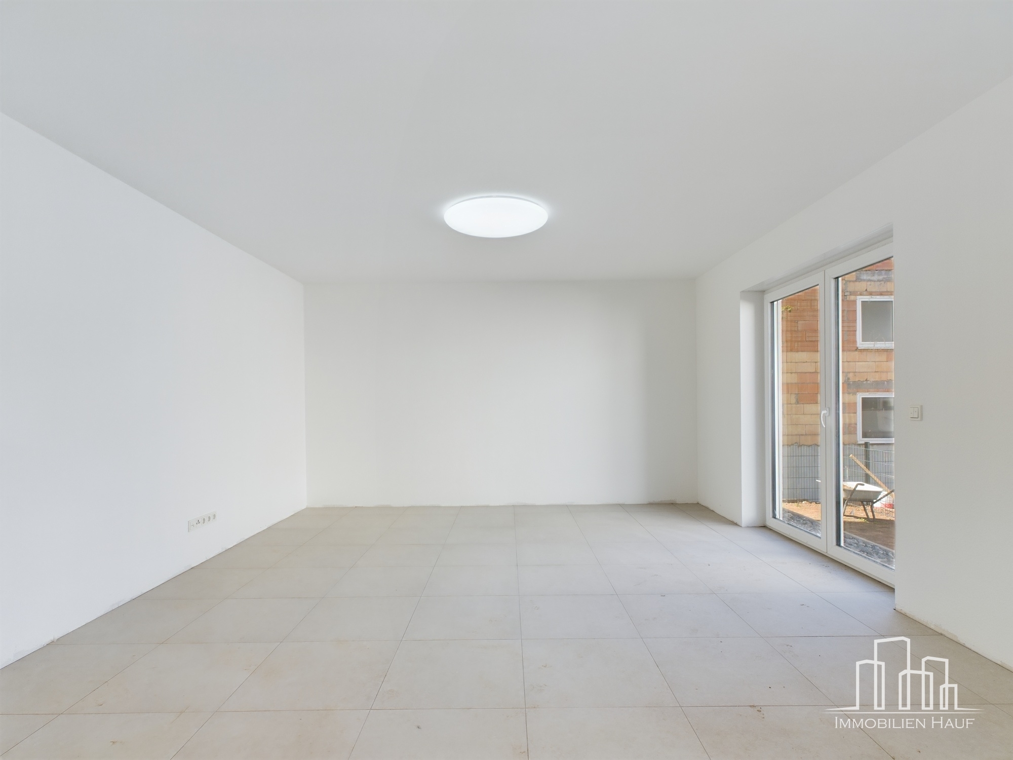 Modern Freestanding Home in Quiet Area – Hohenecken – 3/13