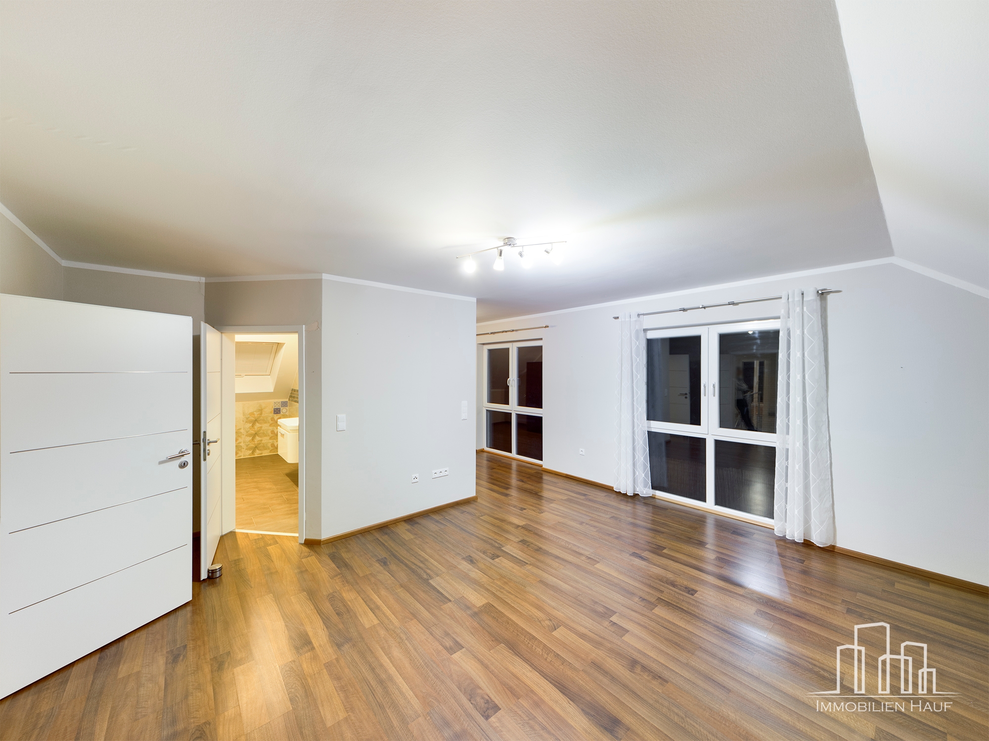 Spacious Freestanding Home in Weilerbach – Available Now! – 7/7