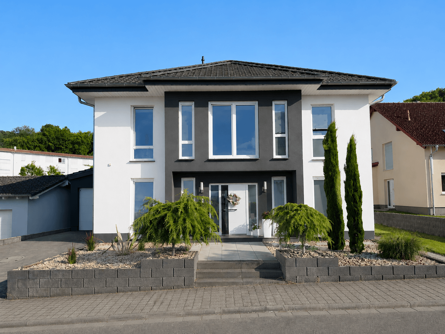 6 Schlafzimmer, Baujahr 2014, ruhige Sackgasse / nähe Ramstein – 1/11