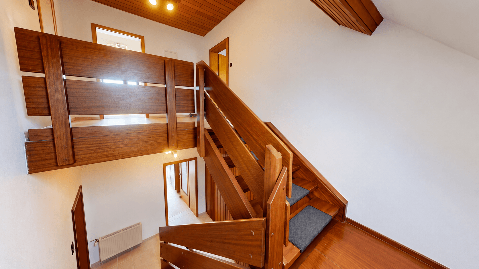 2023 saniert, 2.300 € Kaltmiete plus Baugrundstück – 24/26