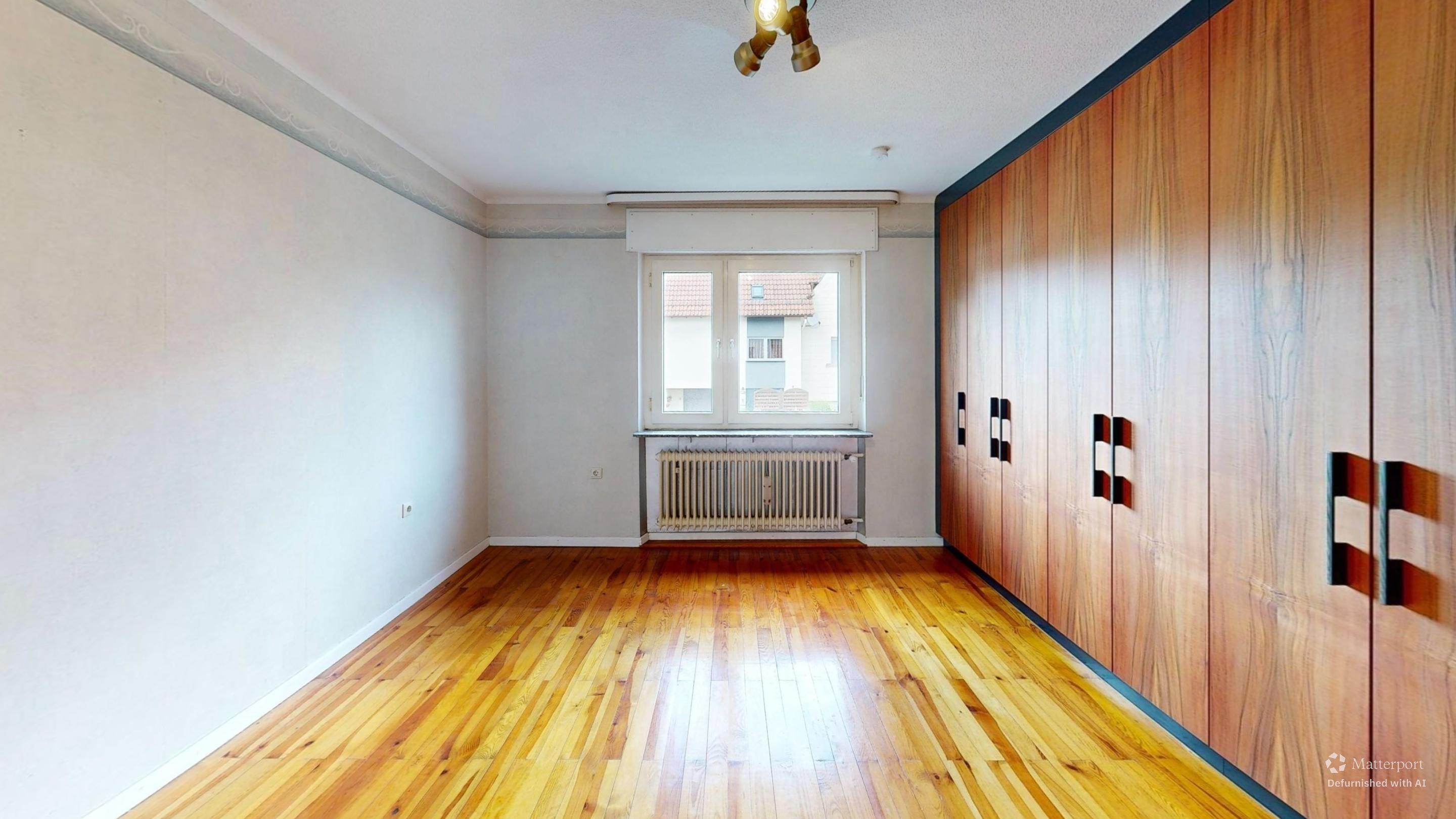 Großzügiges Zweifamilienhaus mit Echtholzboden und Photovoltaikanlage in Hauptstuhl – 10/36