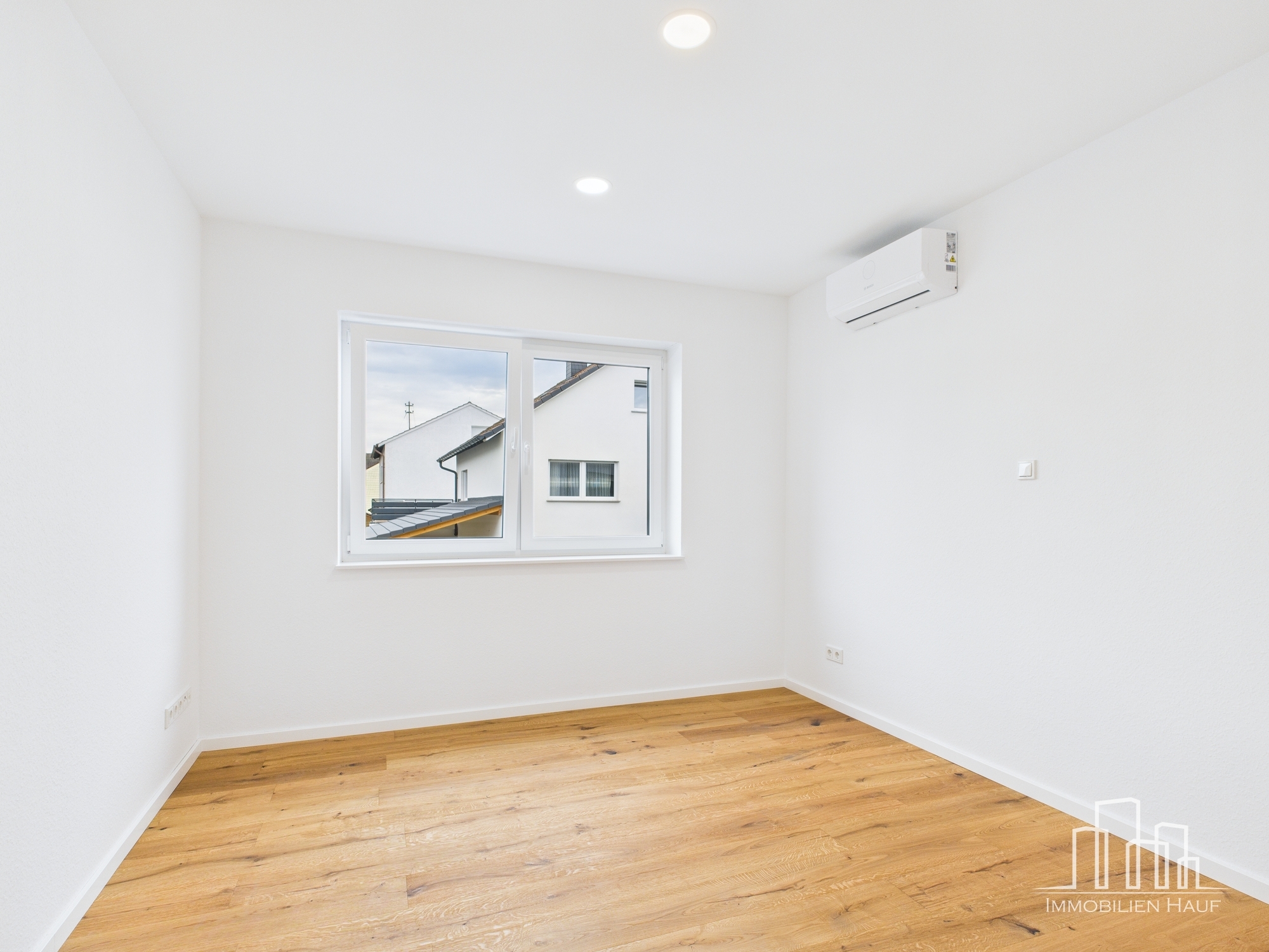Spacious 3-Bedroom Apartment with A/C & Garage in Ramstein – 6/17