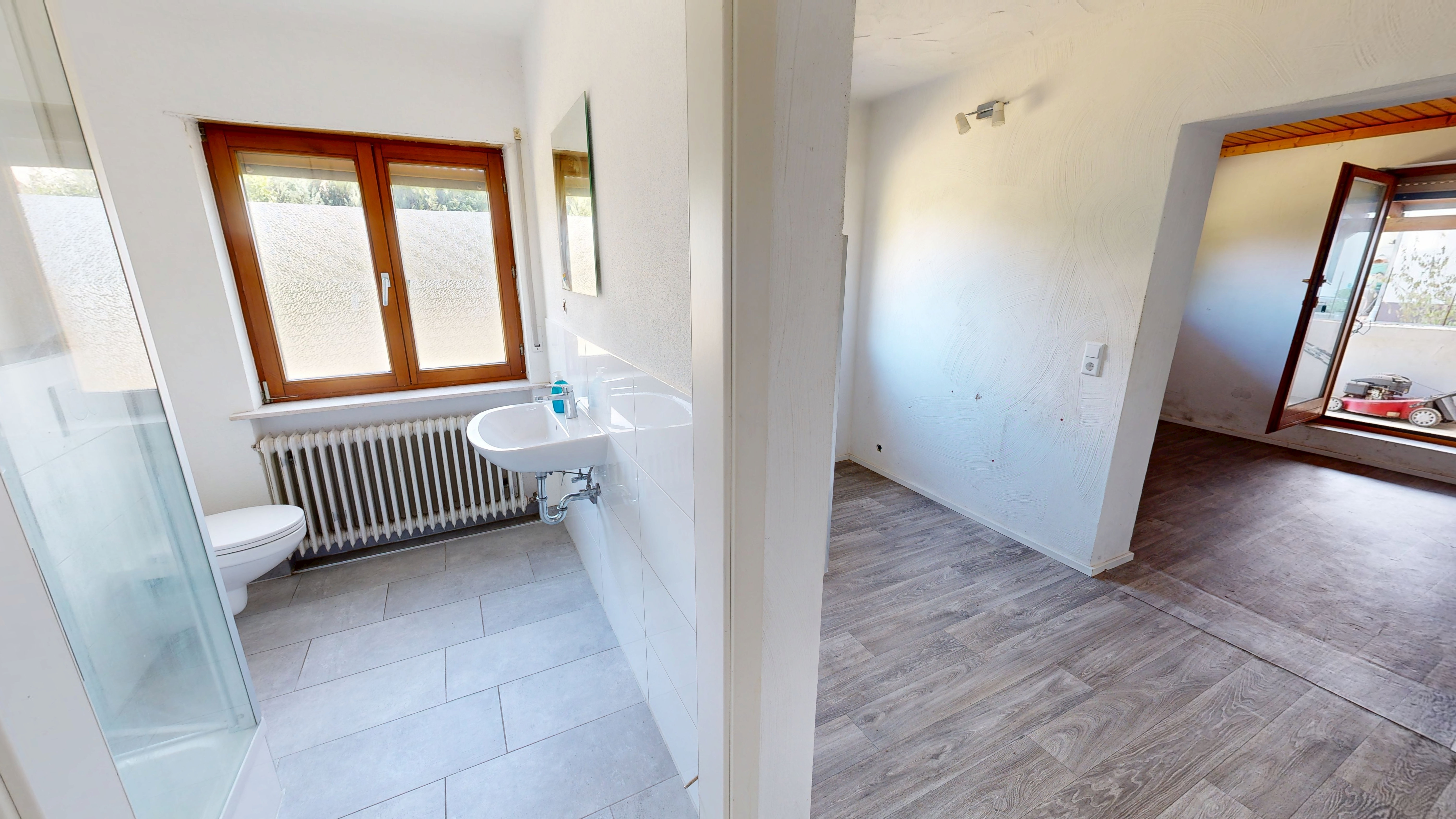 2-Familienhaus, 3 Garagen: Heizung 2020, OG 2021 modernisiert – 13/20