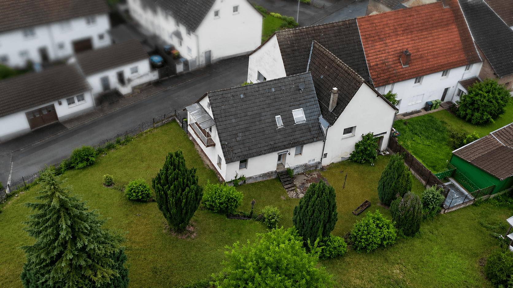 Dein Platz für Zukunft: großes Grundstück, Garage & echtem Entwicklungspotenzial - Image 13