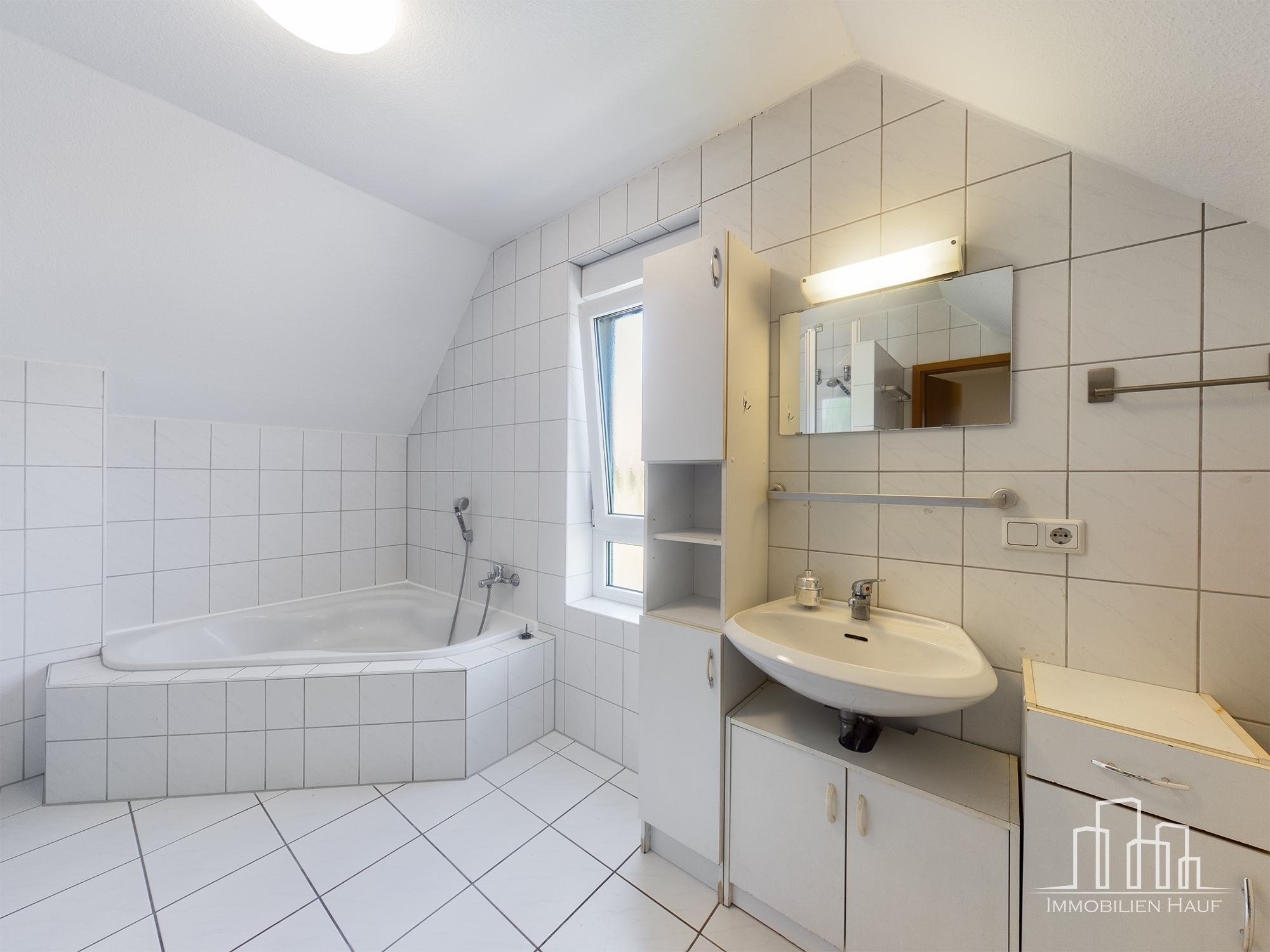 Spacious 3-Bedroom Duplex with Garden & Garage | Ramstein-Miesenbach – 7/13