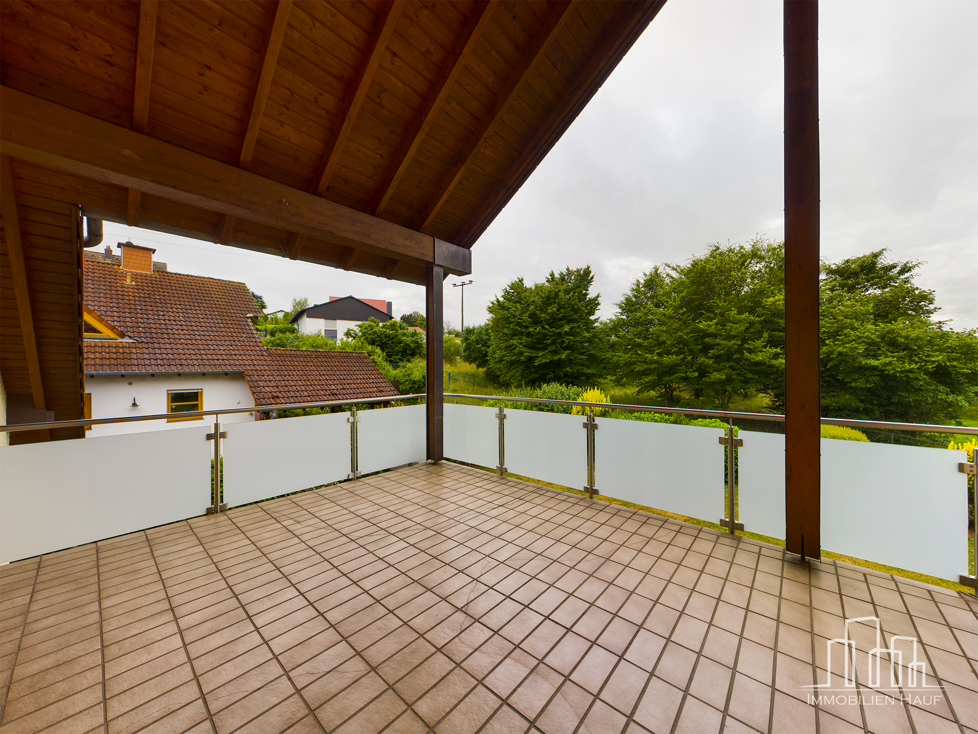 Spacious 4-Bedroom Home with Garage, Garden, Basement & Attic | Erfenbach – 18/20