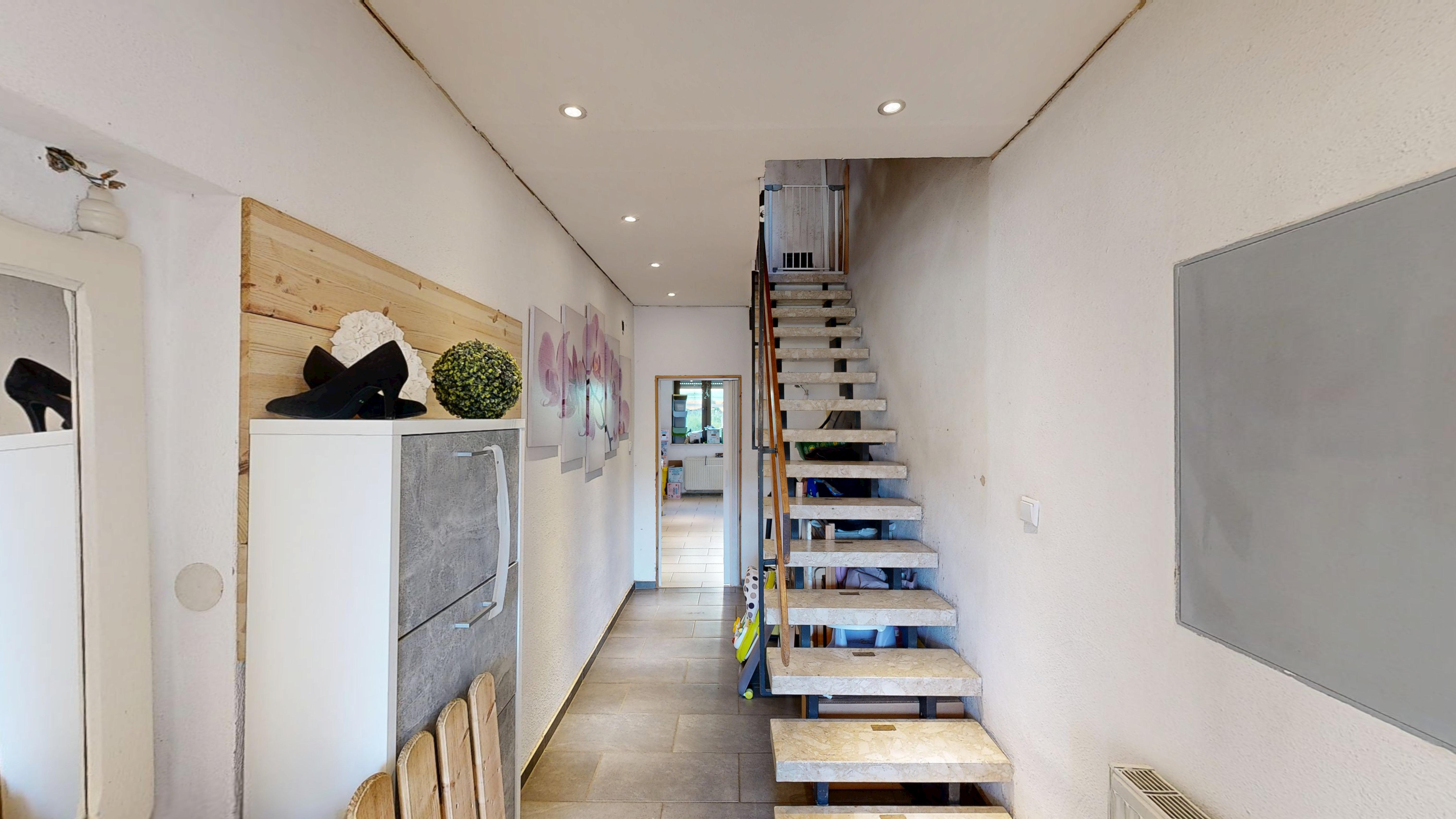 Idyllisch gelegenes Einfamilienhaus mit Scheune und herrlichem Weitblick in St. Julian – 8/30