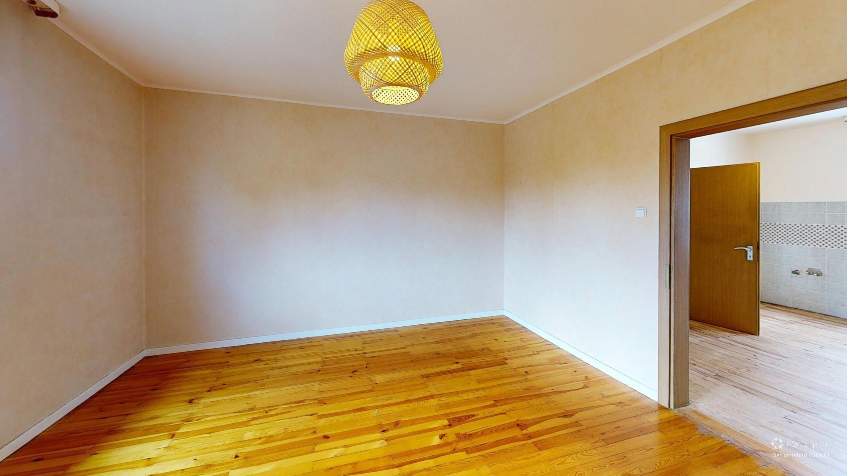 Großzügiges Zweifamilienhaus mit Echtholzboden und Photovoltaikanlage in Hauptstuhl – 24/36