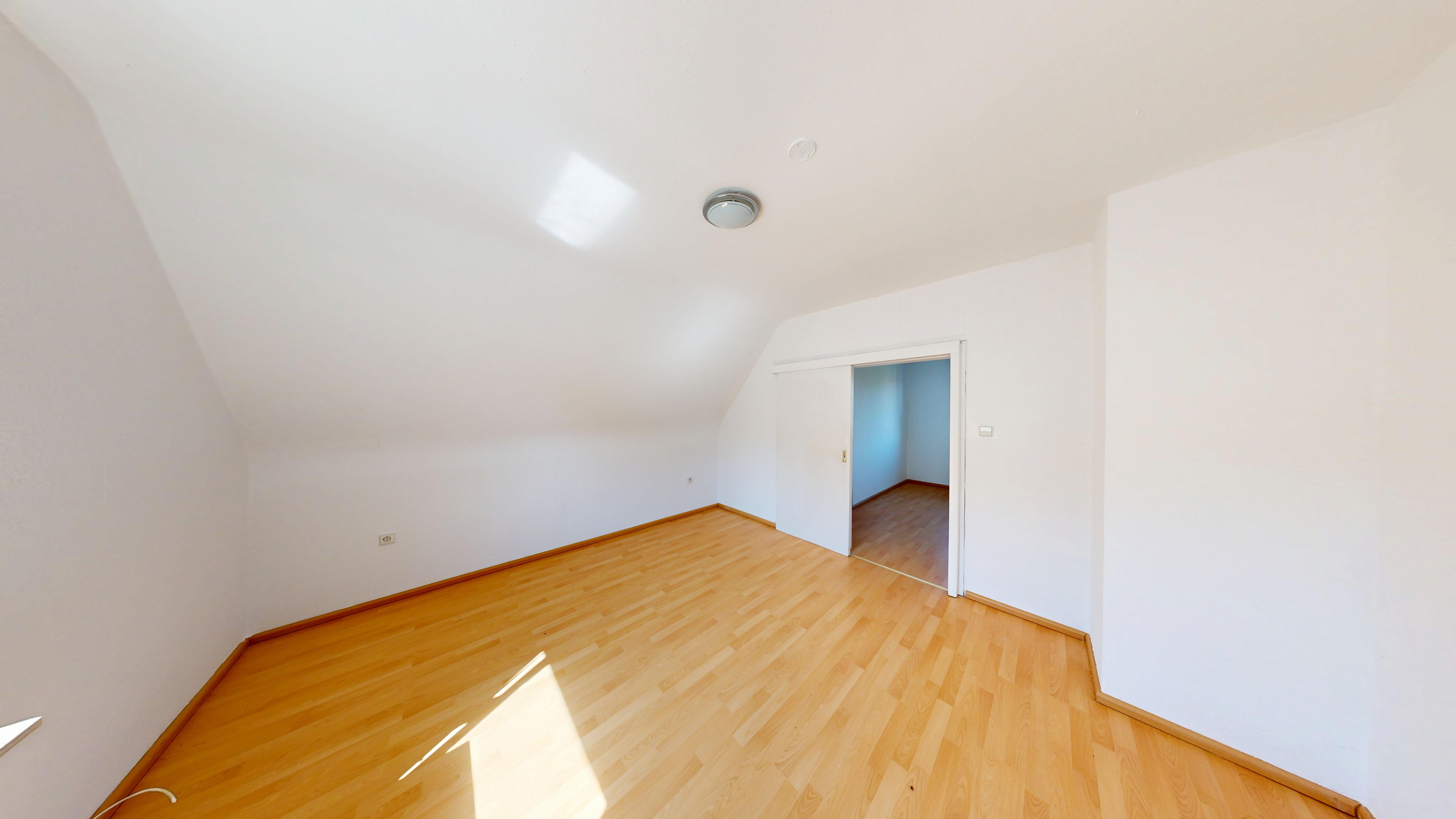 Großzügiges Einfamilienhaus mit rund 210 m² Wohnfläche in Bruchmühlbach-Miesau – 20/28