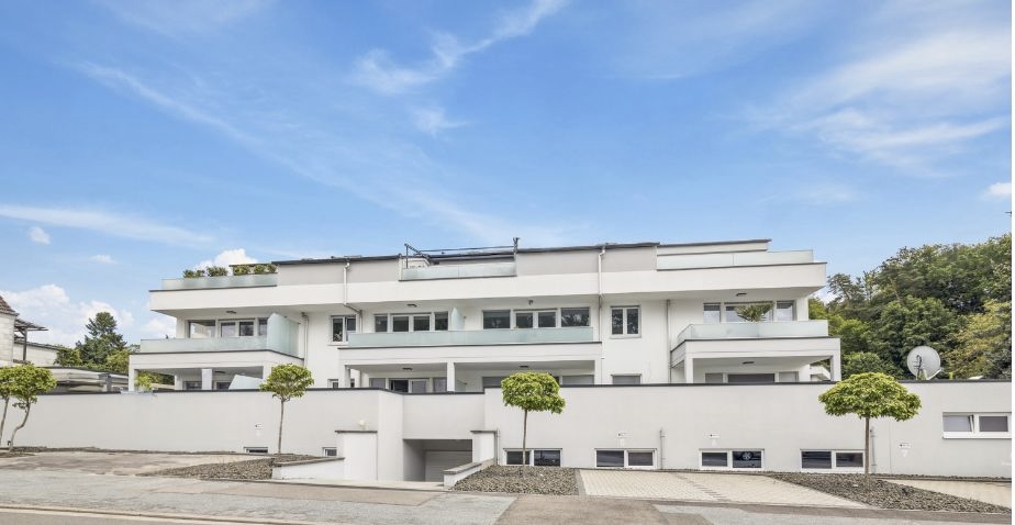 Wunderschöne neuwertige Wohnung in perfekter Randlage von Homburg - Image 1