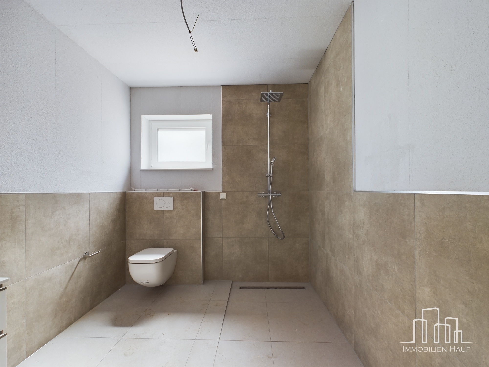 Modern Freestanding Home in Quiet Area – Hohenecken – 7/13
