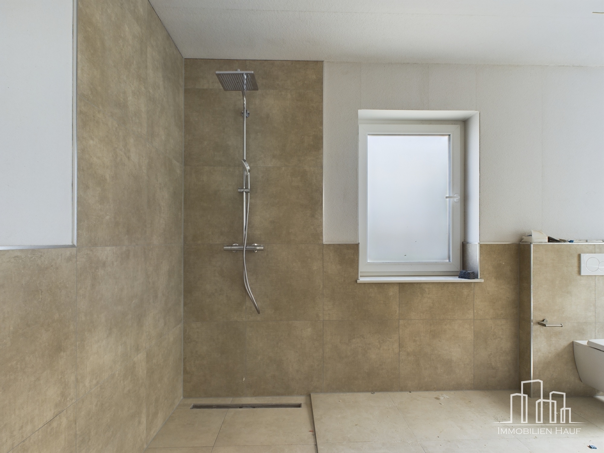 Modern Freestanding Home in Quiet Area – Hohenecken – 11/13