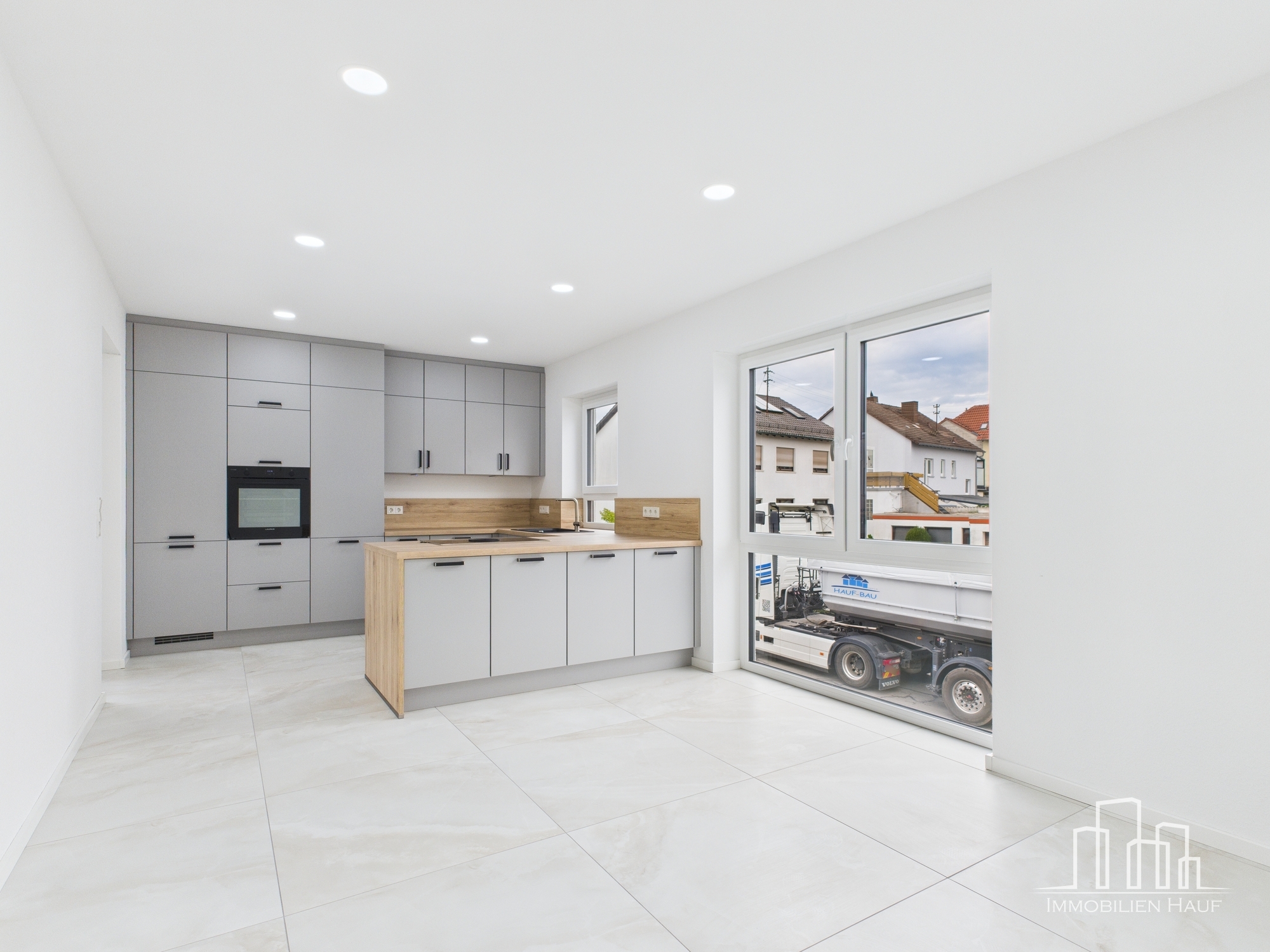Spacious 3-Bedroom Apartment with A/C & Garage in Ramstein – 3/17