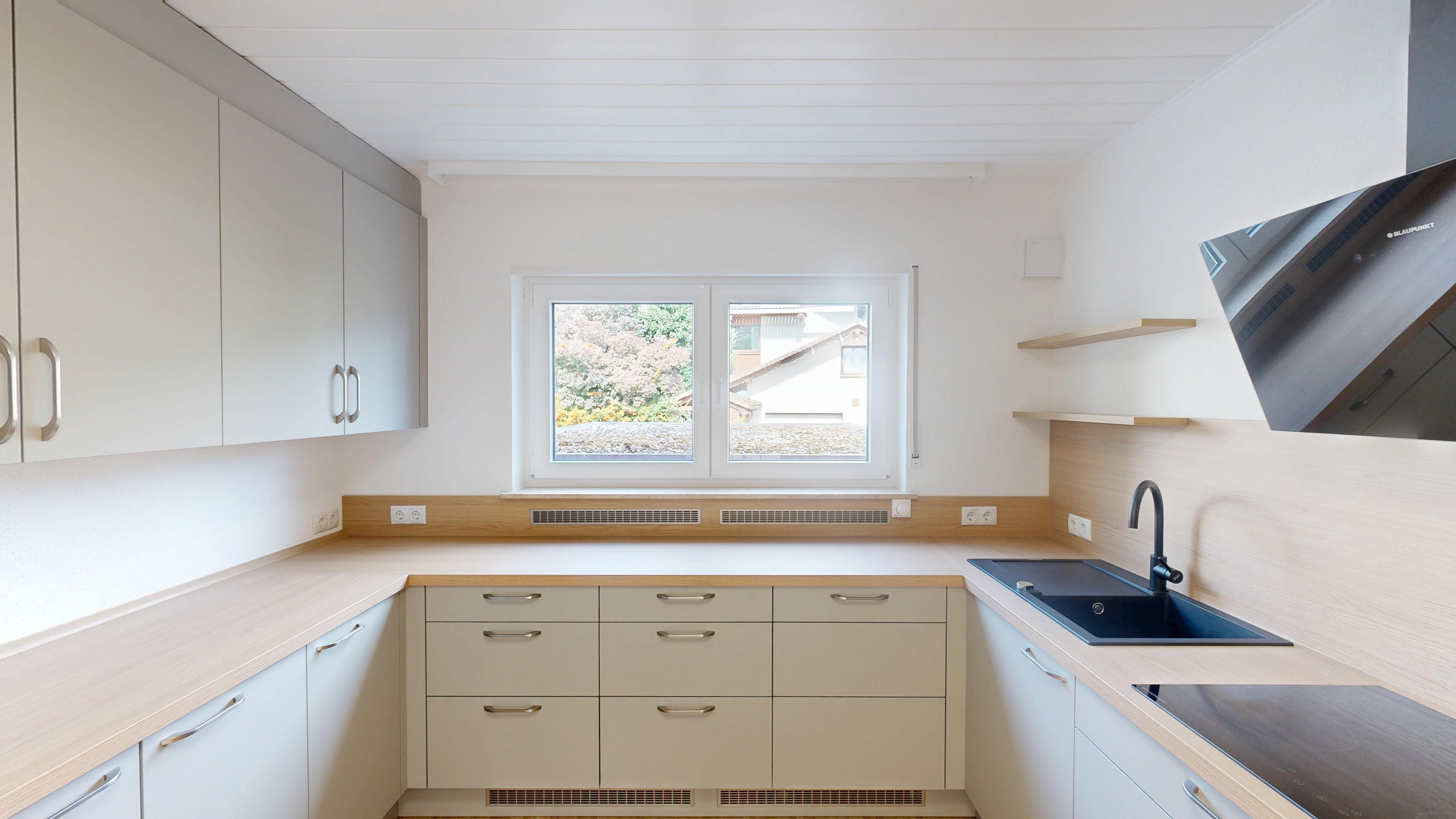 Fully Renovated End-Terrace Home with Garden, Garage & Party Basement in Hohenecken – 2/19