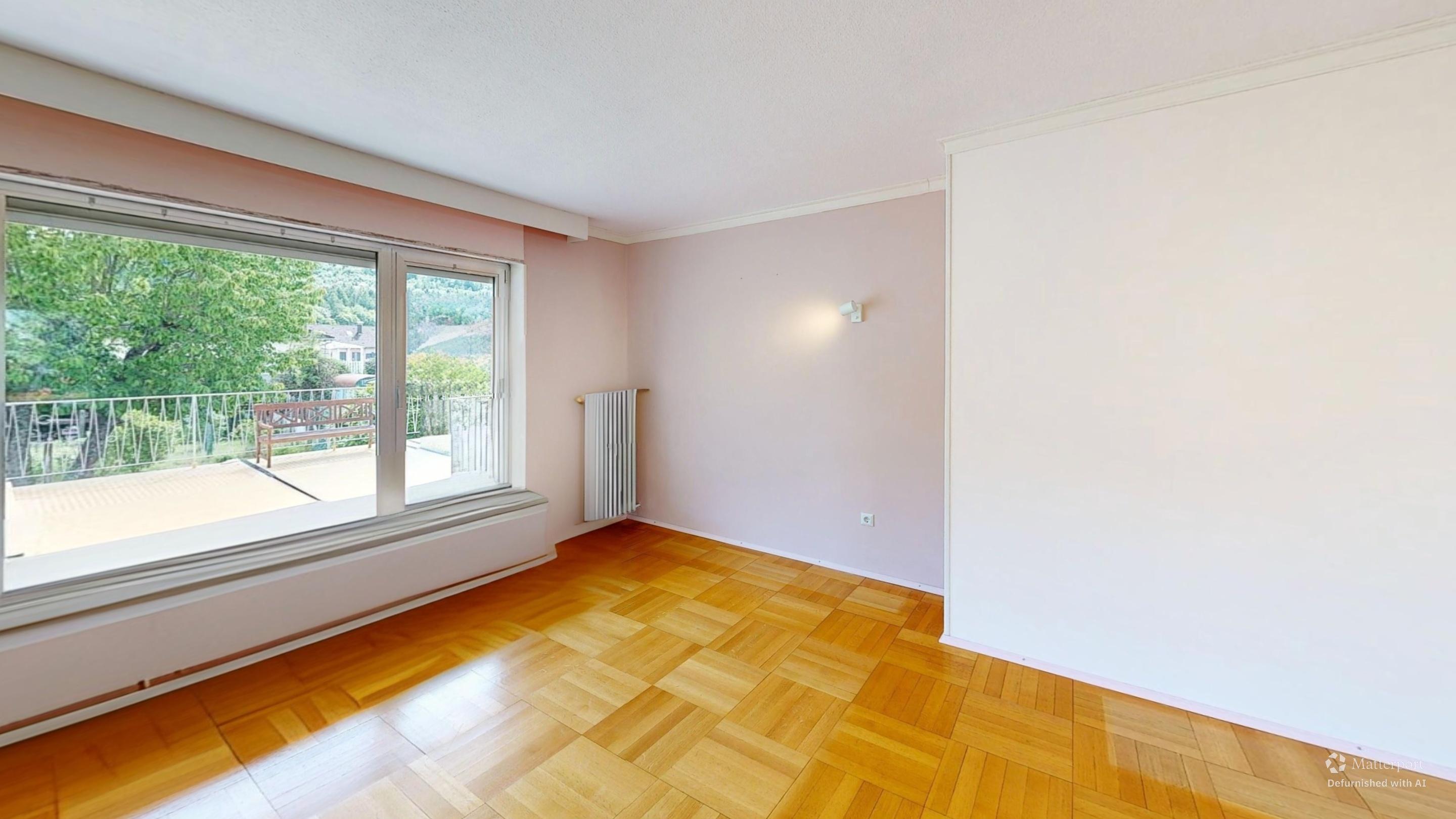 Großzügiges Zweifamilienhaus mit Echtholzboden und Photovoltaikanlage in Hauptstuhl – 2/36