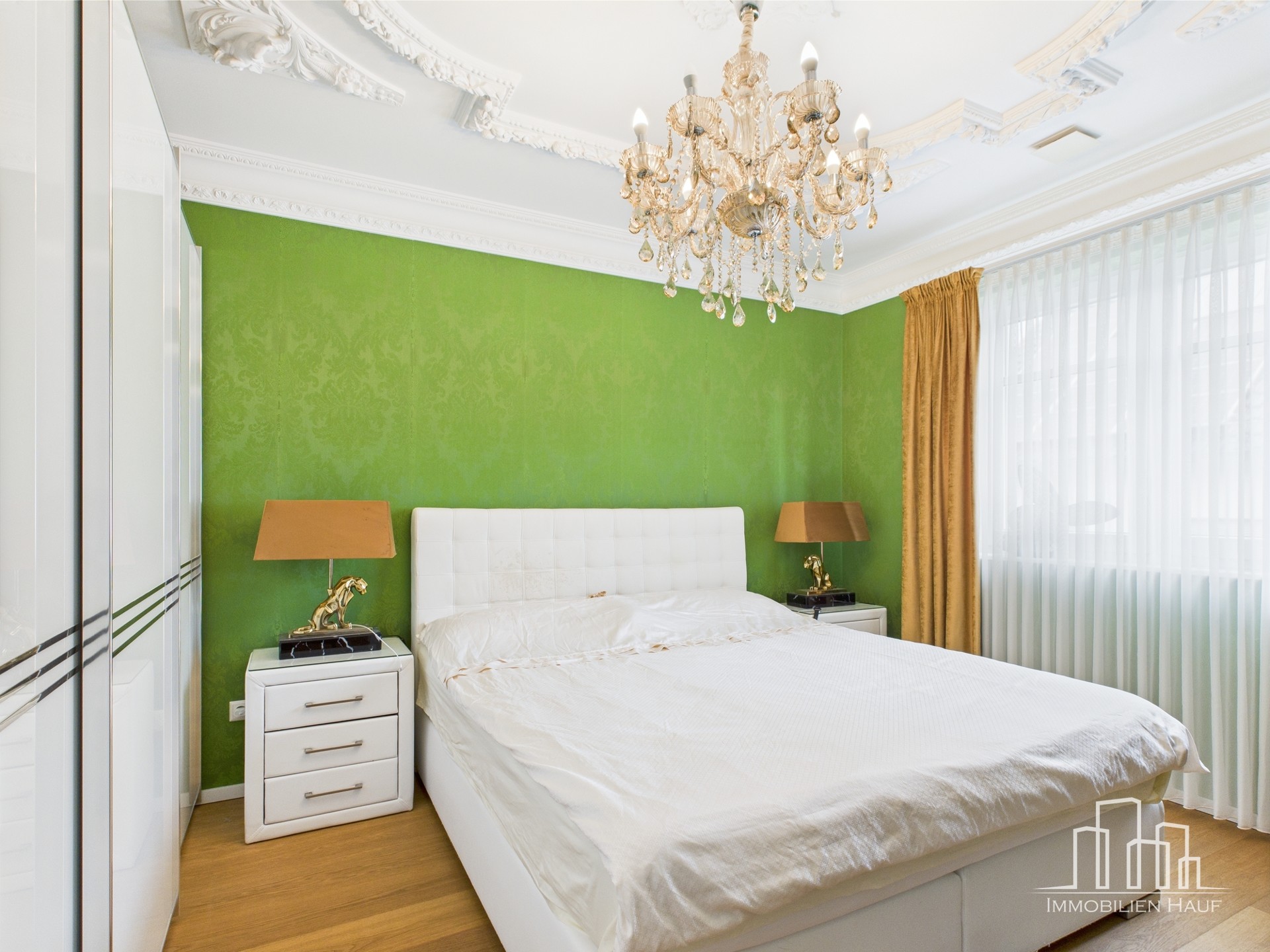 Luxuriöse Doppelhaushälfte mit außergewöhnlicher Ausstattung – Preis auf Anfrage - Image 15