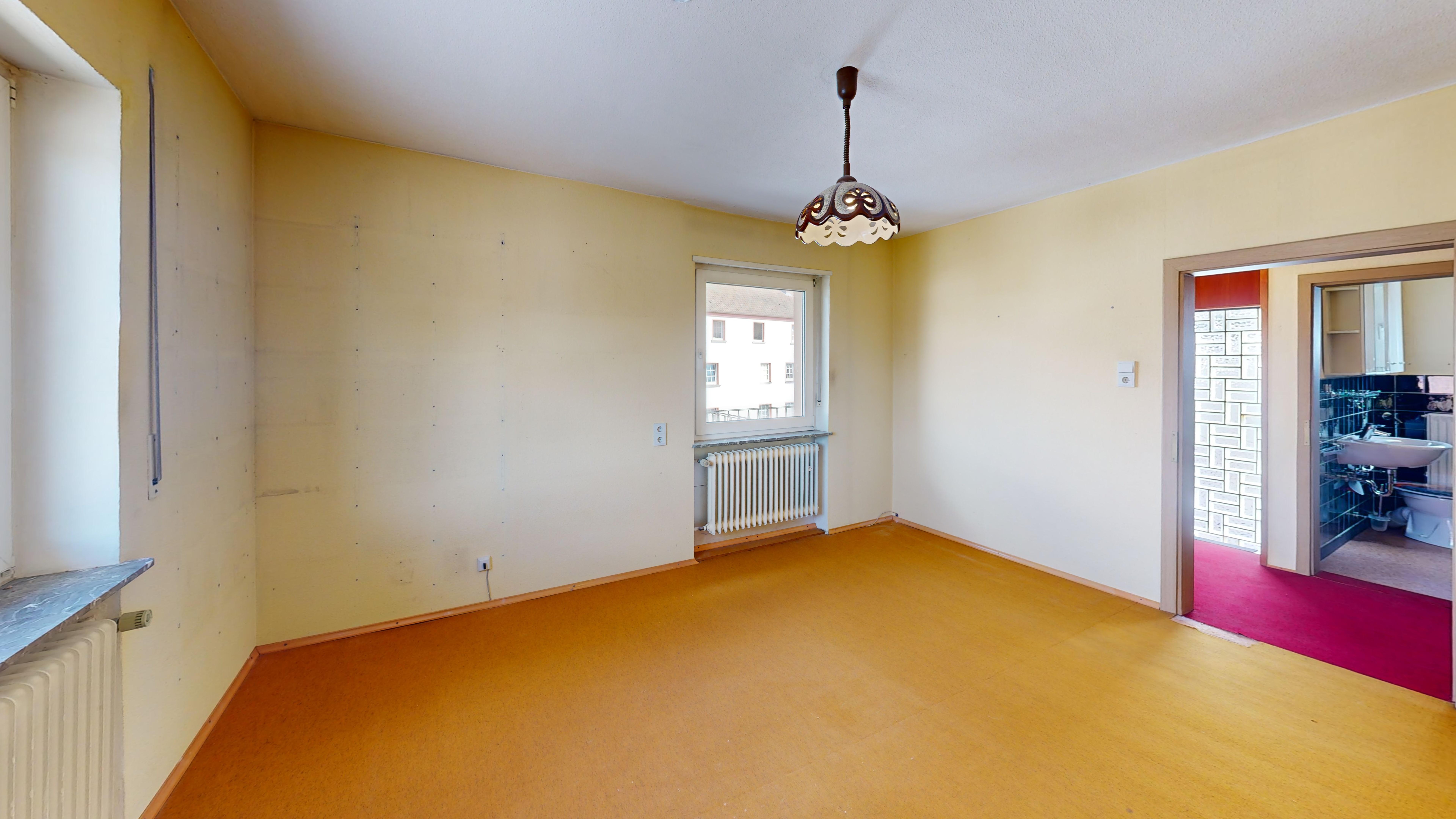 Großzügiges Zweifamilienhaus mit Echtholzboden und Photovoltaikanlage in Hauptstuhl – 19/36