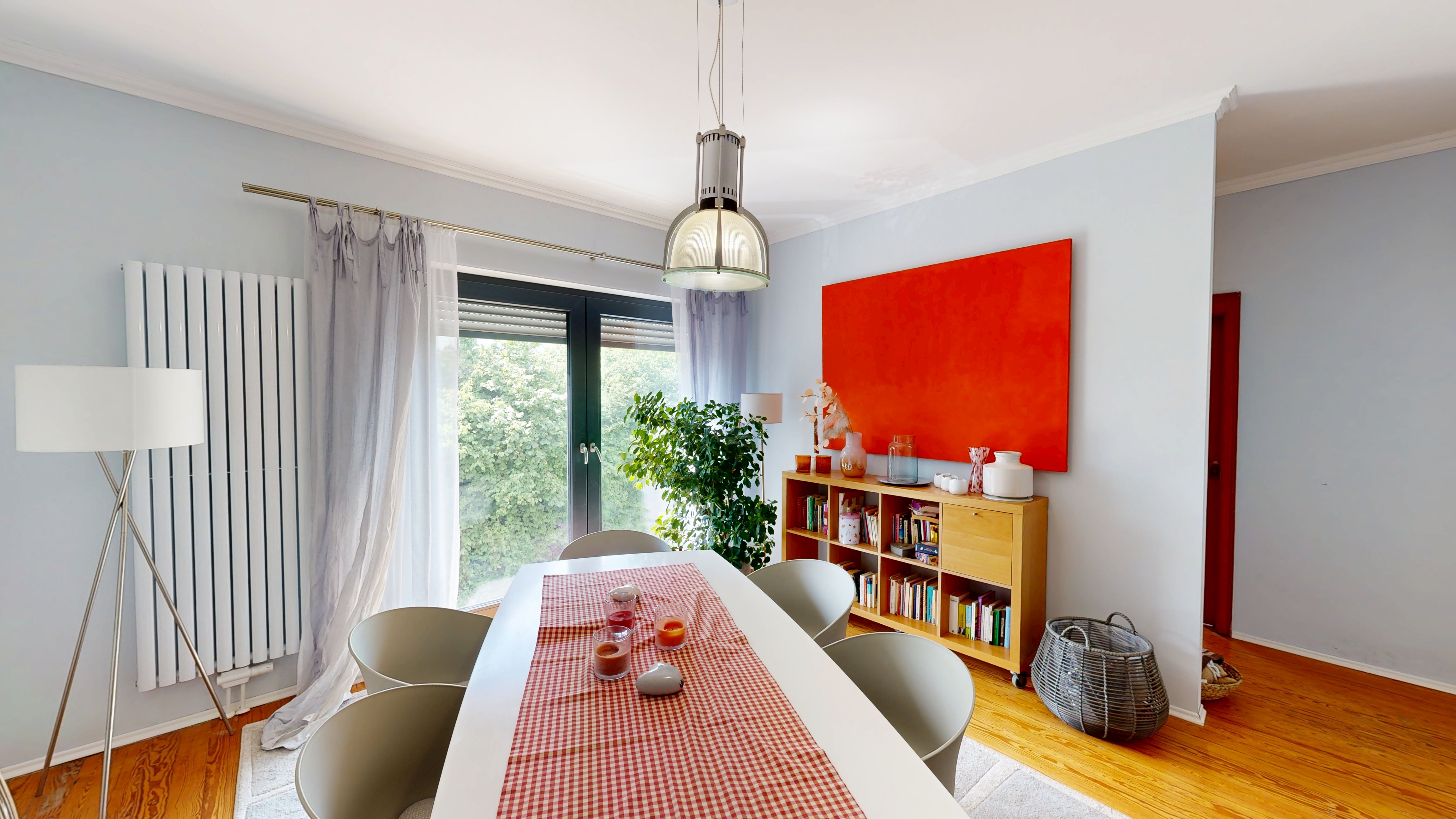 Renoviertes Wohn- und Geschäftshaus auf 1.506 m² Parkgrundstück – 4 Einheiten + Ausbaureserve – 9/26