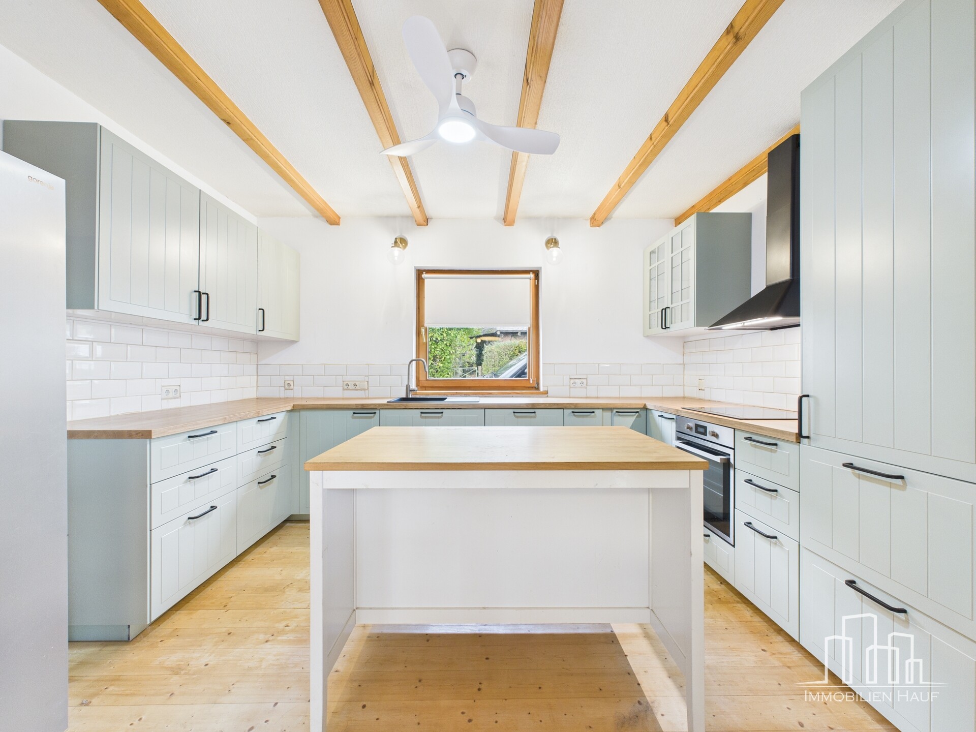 HAUF // Komplett aus Holz und ruhig gelegen – Ihr Zuhause mit Doppelgarage in Reichenbach-Steegen - Image 3