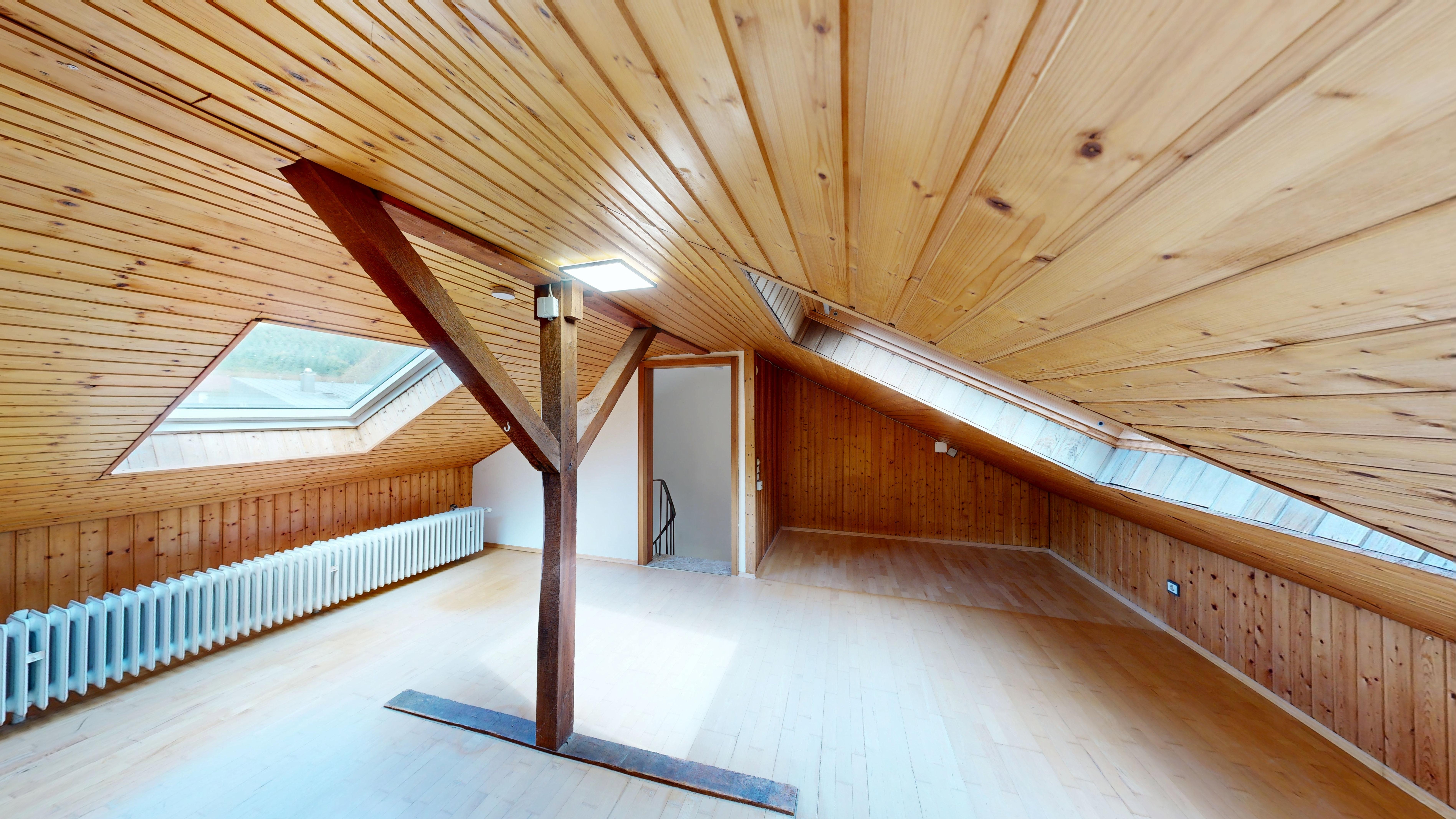 Fully Renovated End-Terrace Home with Garden, Garage & Party Basement in Hohenecken – 16/19