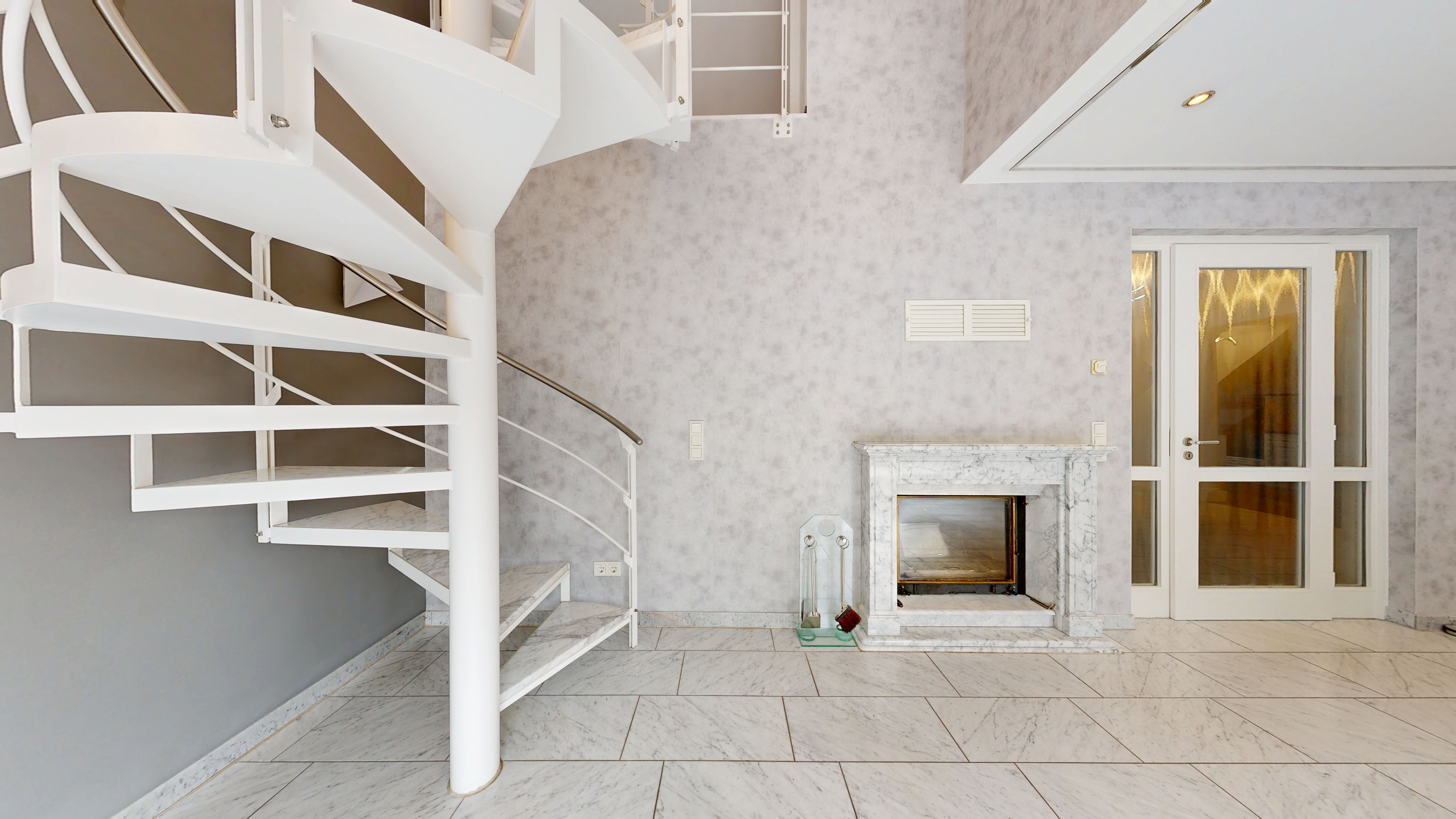 Luxuriöse Maisonette-Wohnung in St. Ingbert – Marmor Kamin & Waldrandlage - Image 5