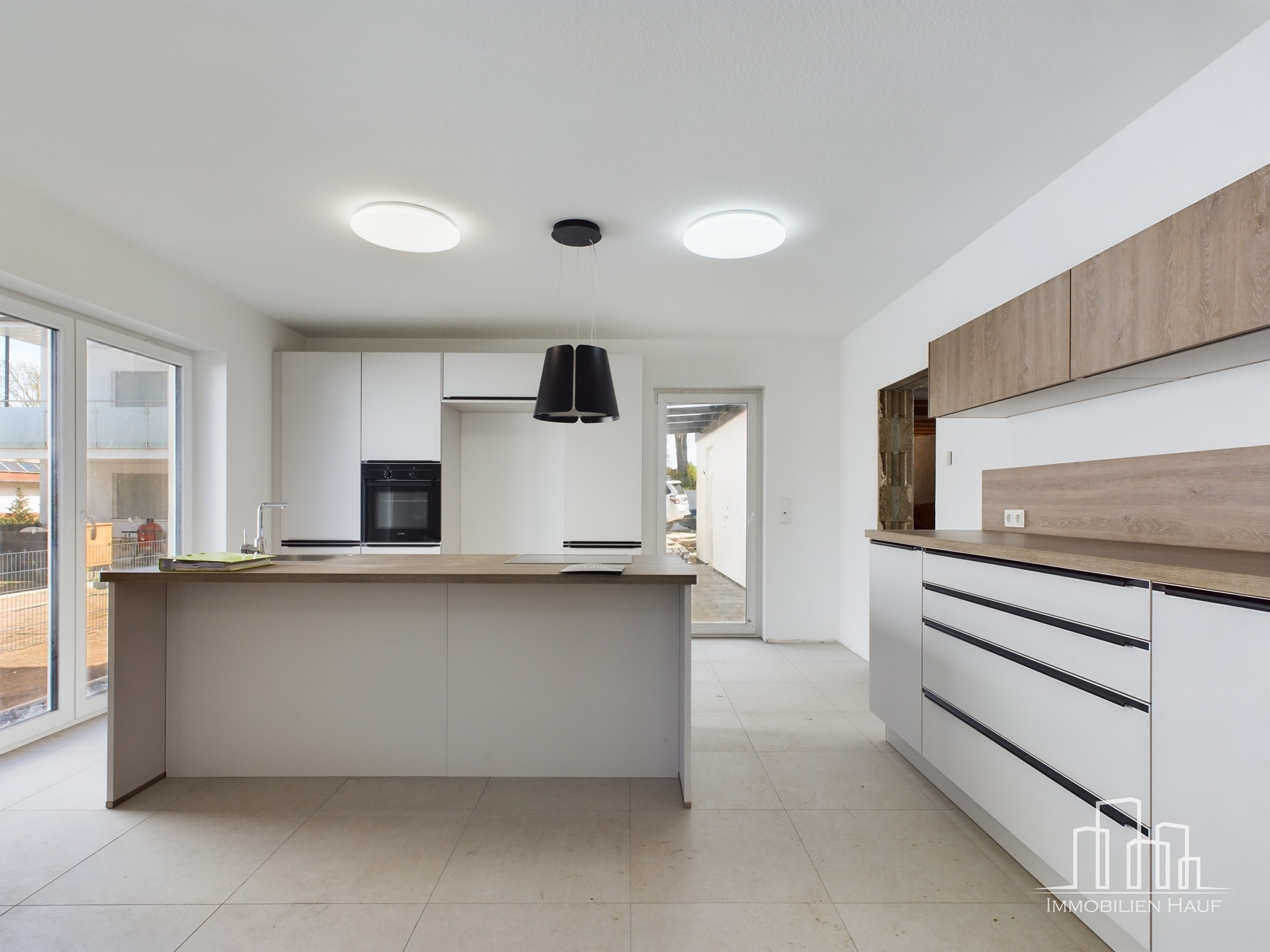 Modern Freestanding Home in Quiet Area – Hohenecken – 2/13