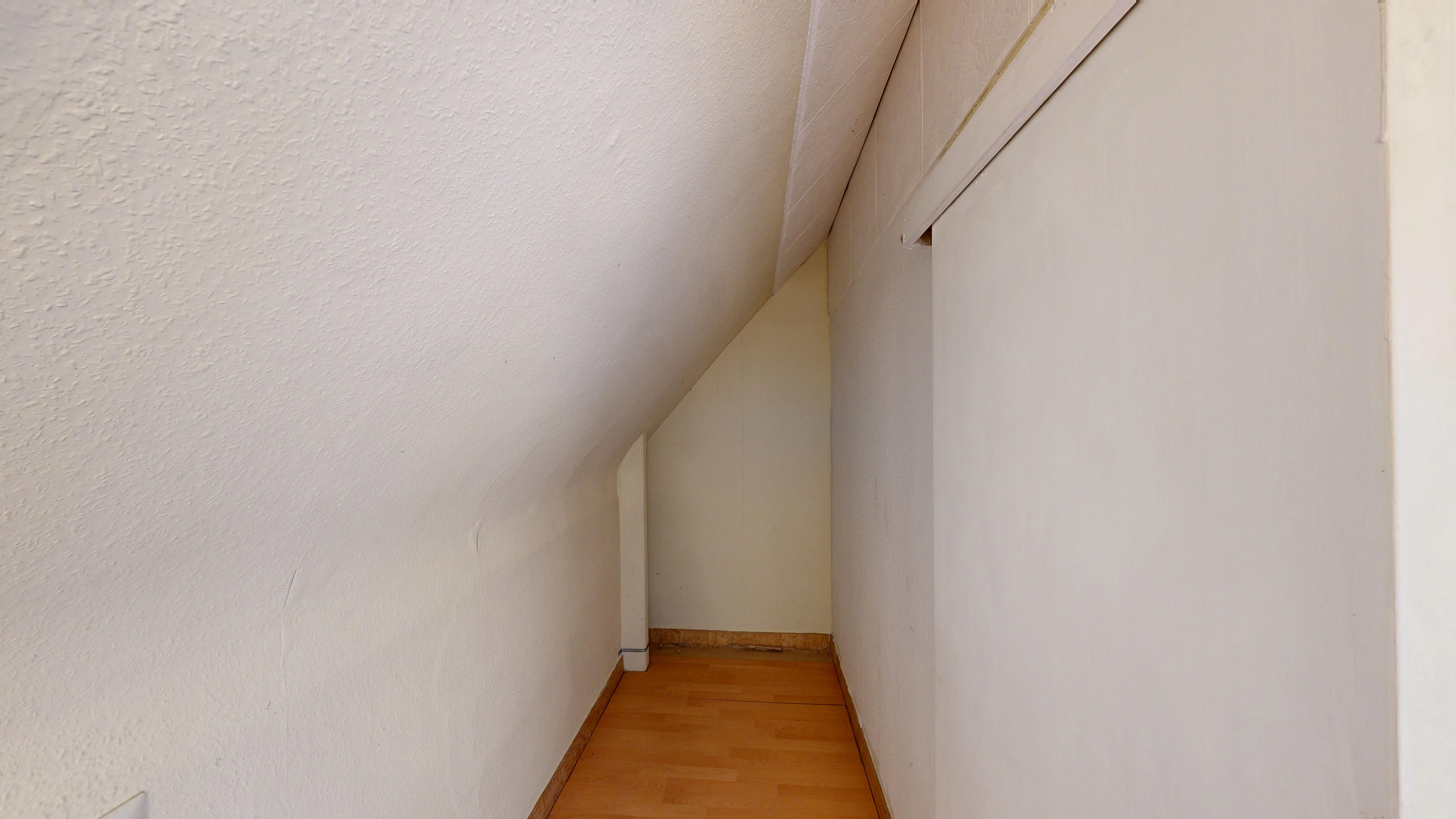 Großzügiges Einfamilienhaus mit rund 210 m² Wohnfläche in Bruchmühlbach-Miesau – 17/28