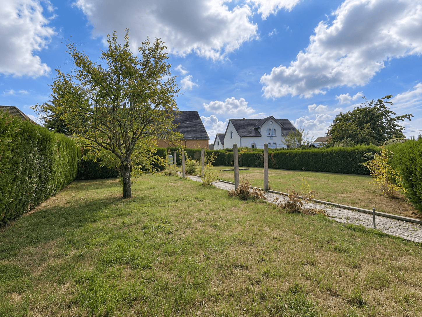 2023 saniert, 2.300 € Kaltmiete plus Baugrundstück – 22/26