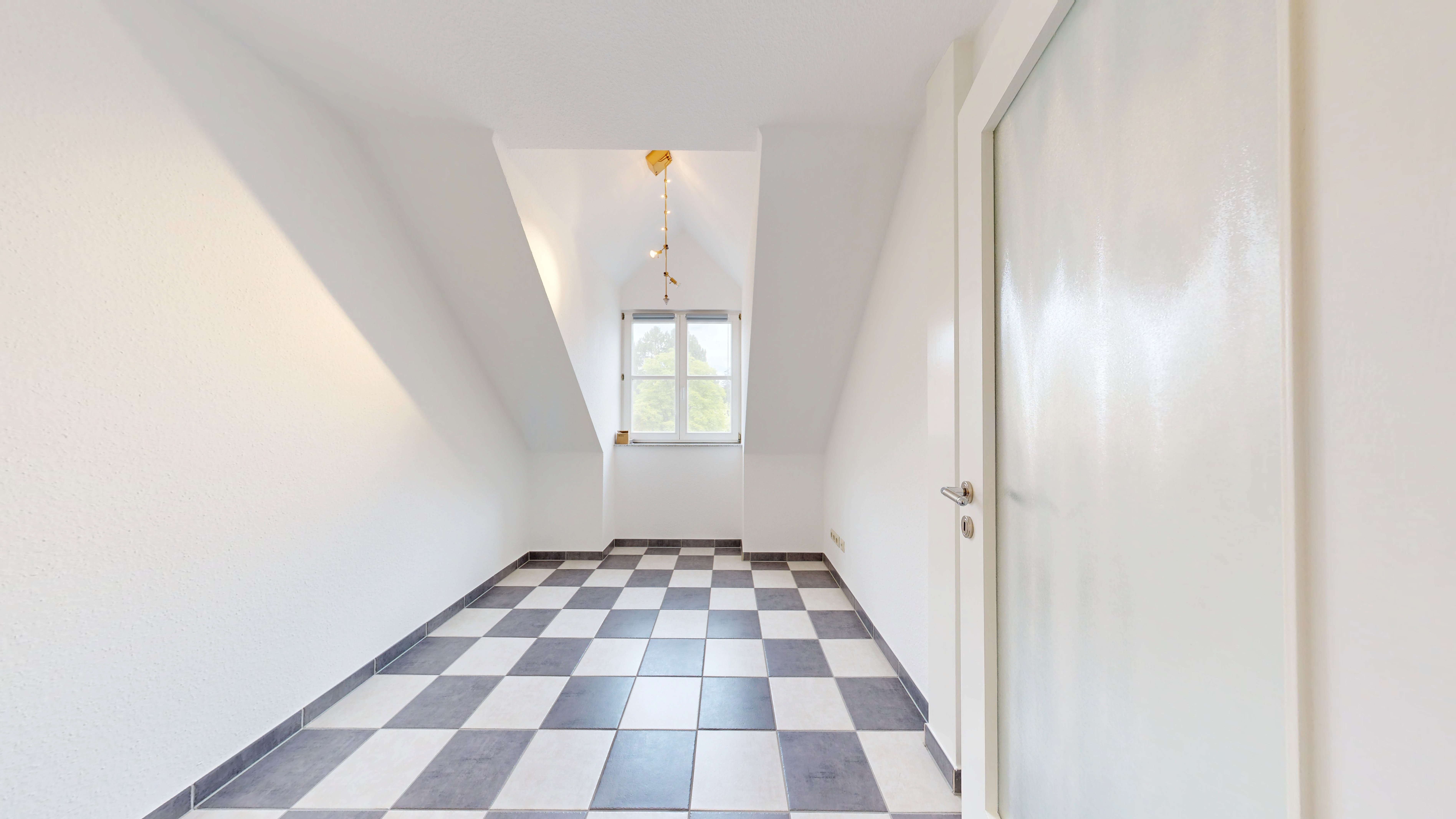 Luxuriöse Maisonette-Wohnung in St. Ingbert – Marmor Kamin & Waldrandlage - Image 11