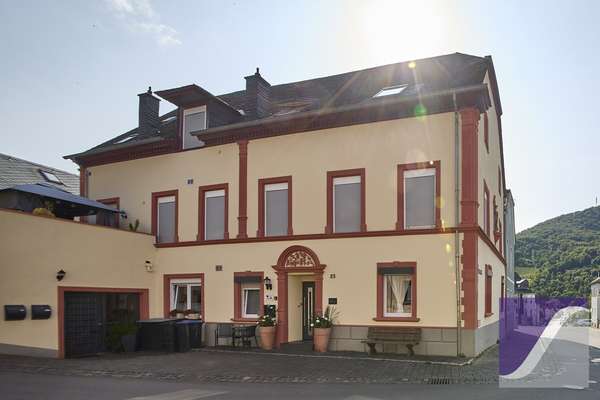 Bernkastel-Kues: Mehrfamilienhaus mit 7 PKW-Stellplätzen