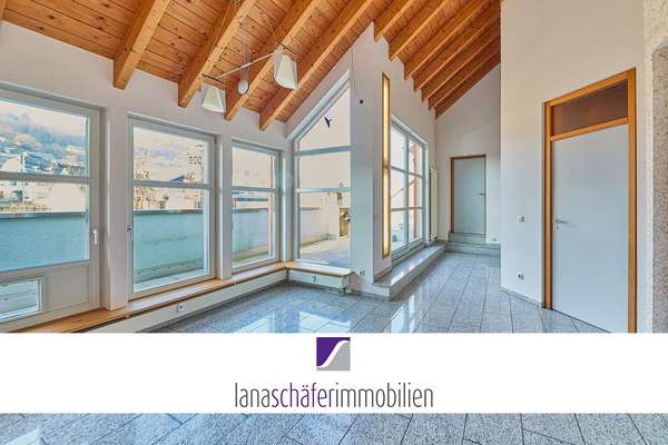 Lieser: 5-Zi.-Wohnung mit Dachterrasse und Fernblick