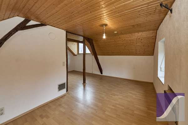 Mülheim: Zwei Häuser mit Garten und Parkplätzen zu einem Kaufpreis