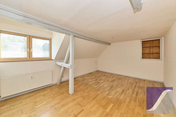 Lieser: 5-Zi.-Wohnung mit Dachterrasse und Fernblick