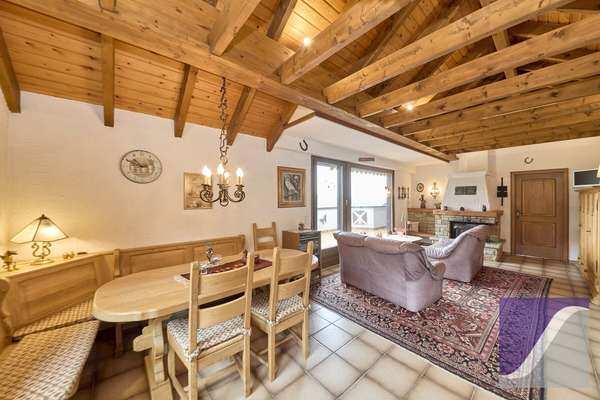 Veldenz: Zweifamilienhaus mit ELW und Fernblick