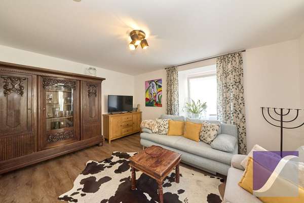 Bernkastel-Kues: Mehrfamilienhaus mit 7 PKW-Stellplätzen