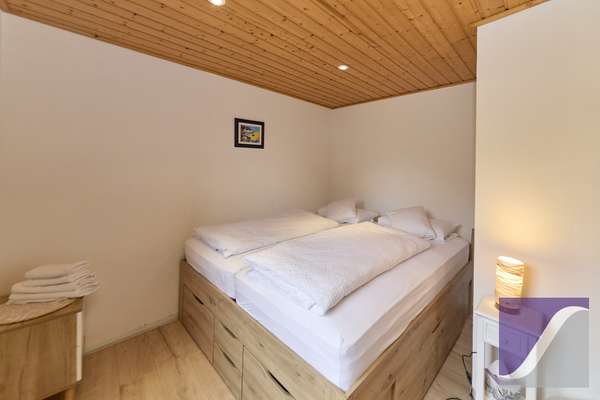 Lösnich: Gästehaus mit Betreiberwohnung und Moselblick