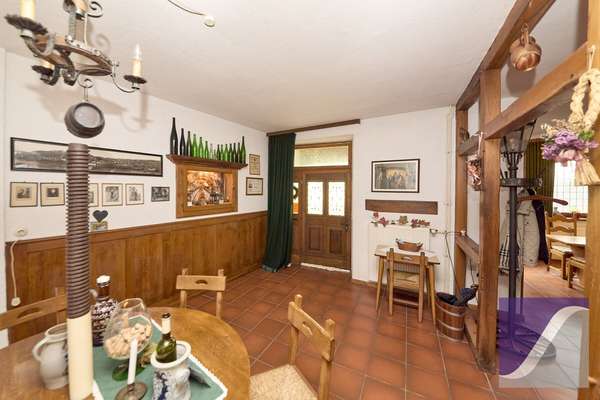 Ürzig: Ehemaliges Winzerhaus mit Moselblick