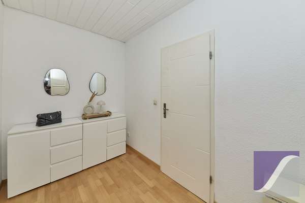 Ürzig: Wohnhaus mit 8 Zi., Panoramablick und Garten