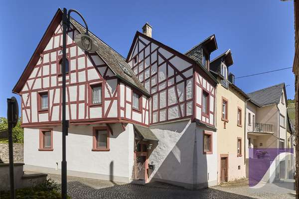 Bernkastel-Kues: Charmantes Fachwerkjuwel an der Mosel