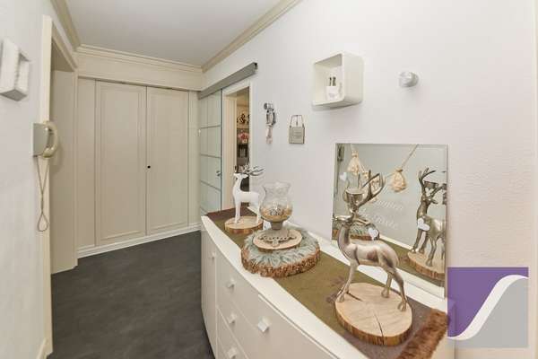 Bernkastel-Kues: Besonderes Anwesen mit parkartigem Garten und Garagen