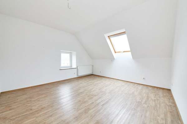 Bernkastel-Kues: Mehrfamilienhaus mit 7 PKW-Stellplätzen