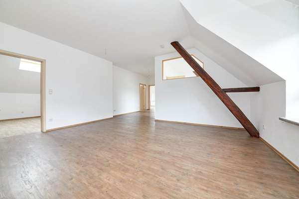 Bernkastel-Kues: Mehrfamilienhaus mit 7 PKW-Stellplätzen