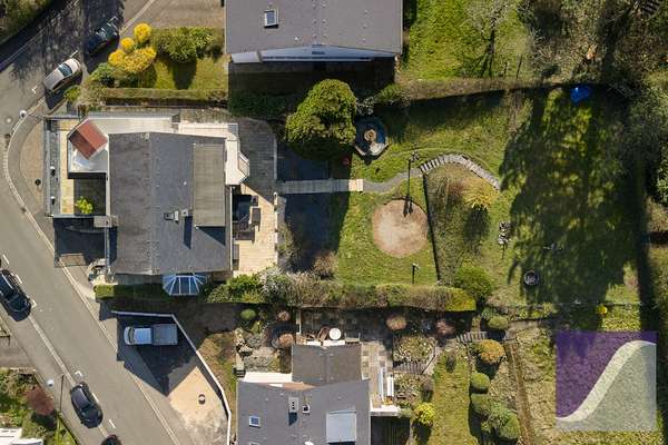 Bernkastel-Kues: Besonderes Anwesen mit parkartigem Garten