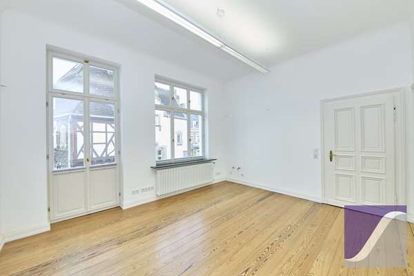 Bernkastel-Kues: „Villa Veltin“ - Imposantes Wohn- und Geschäftshaus an der Mosel